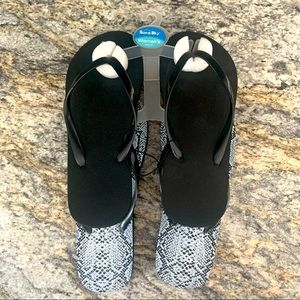Sun & Sky - 2 Pack Women’s Flip Flops NWT